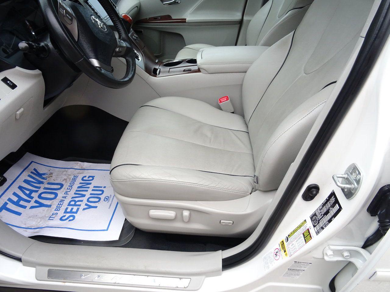 2010 Toyota Venza LIMITED - Photo #9