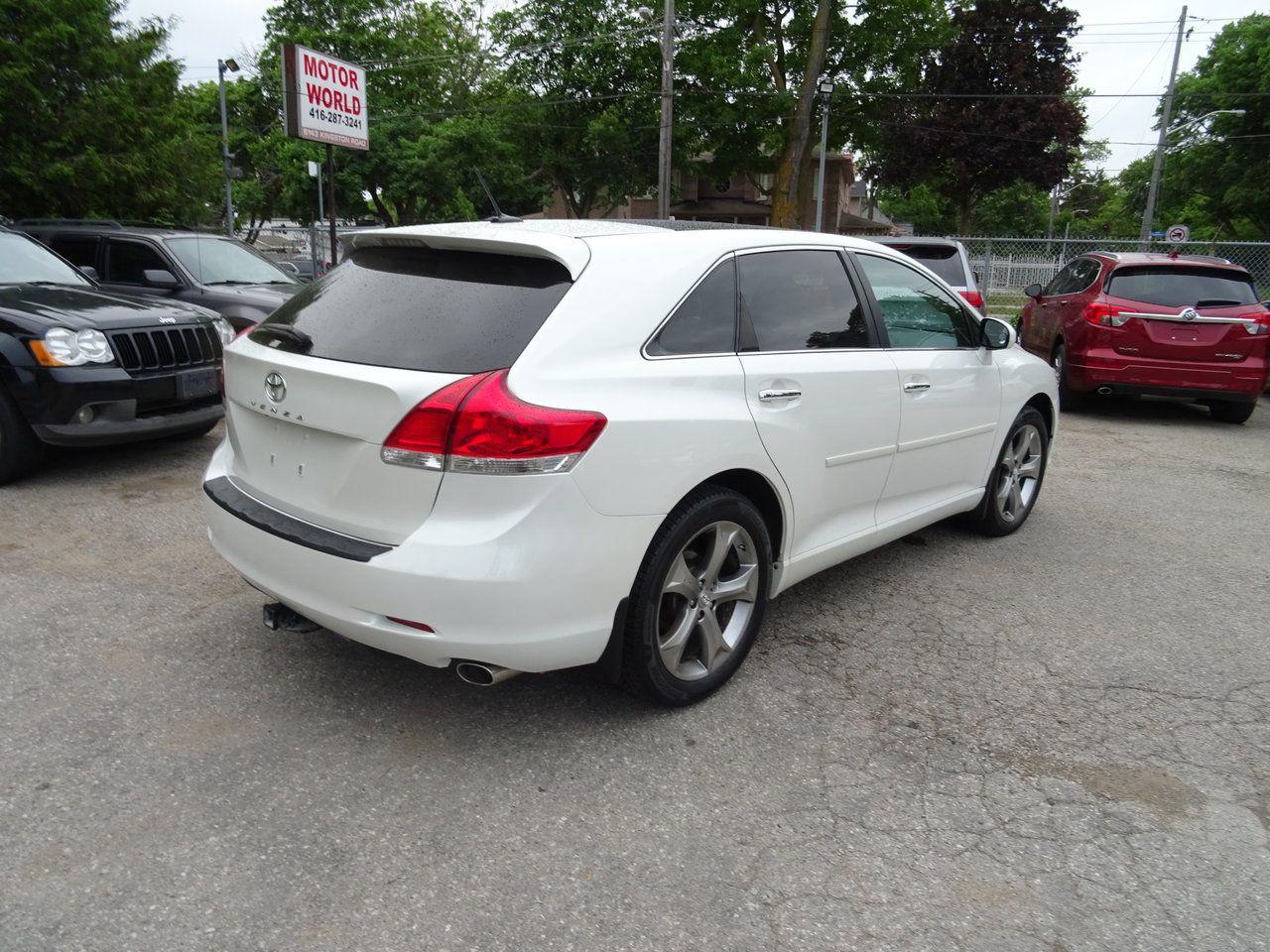 2010 Toyota Venza LIMITED - Photo #6