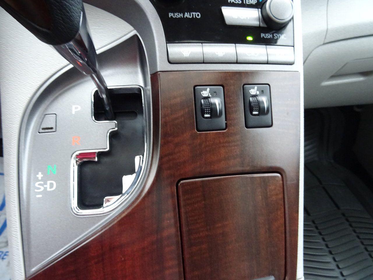 2010 Toyota Venza LIMITED - Photo #15