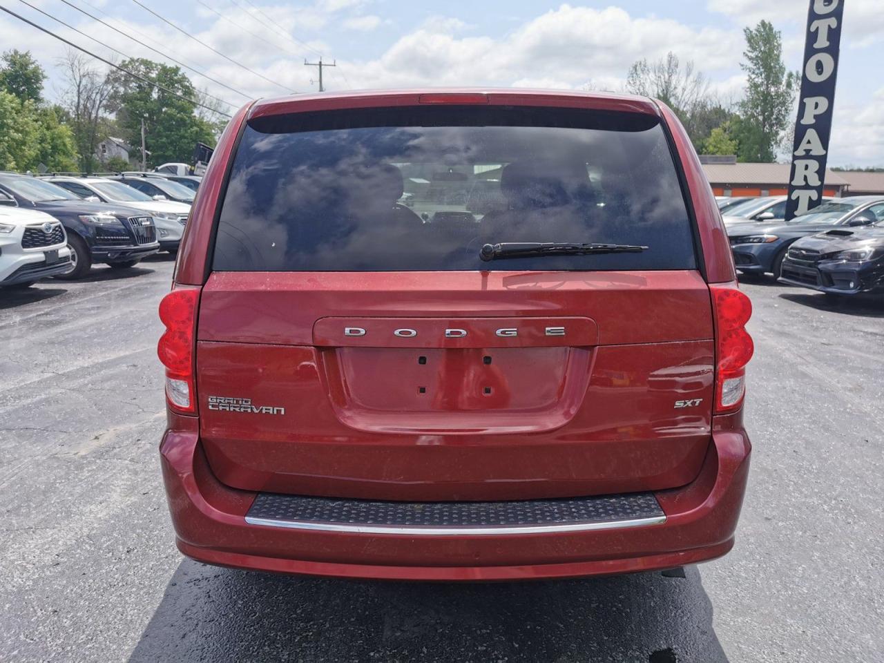 2014 Dodge Grand Caravan SE - Photo #4