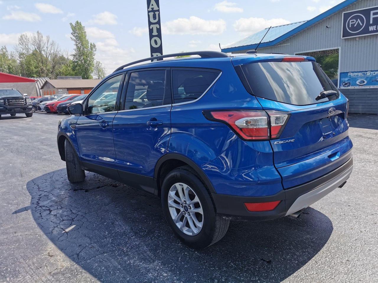 2017 Ford Escape SE - Photo #8