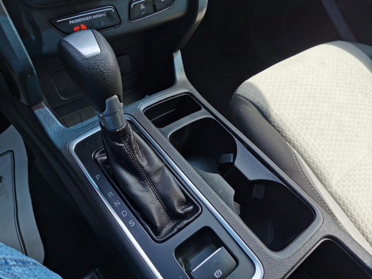 2017 Ford Escape SE - Photo #24