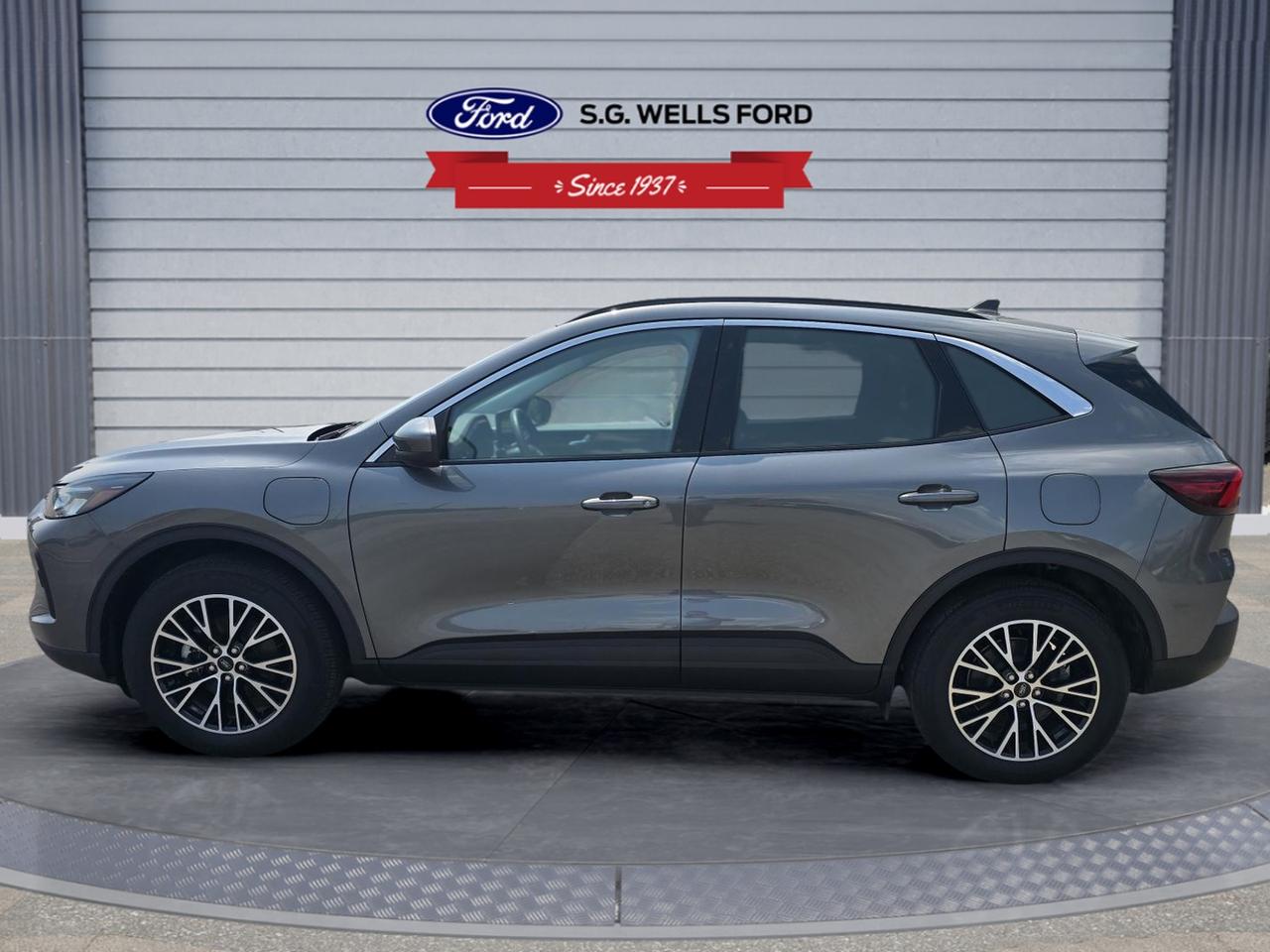 2024 Ford Escape Plug-in Hybrid Escape Photo2