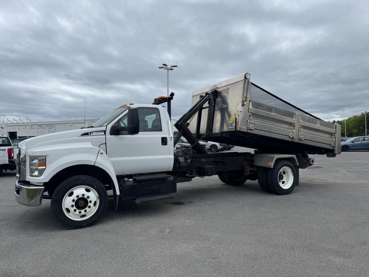 Used 2021 Ford Super Duty F-650 BASE for sale in Kingston, ON