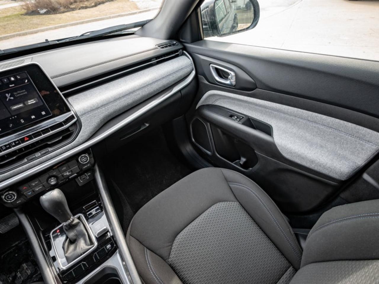 2025 Jeep Compass Sport Photo