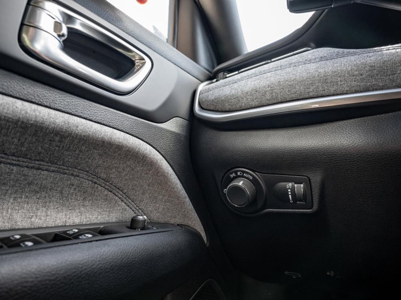 2025 Jeep Compass Sport Photo