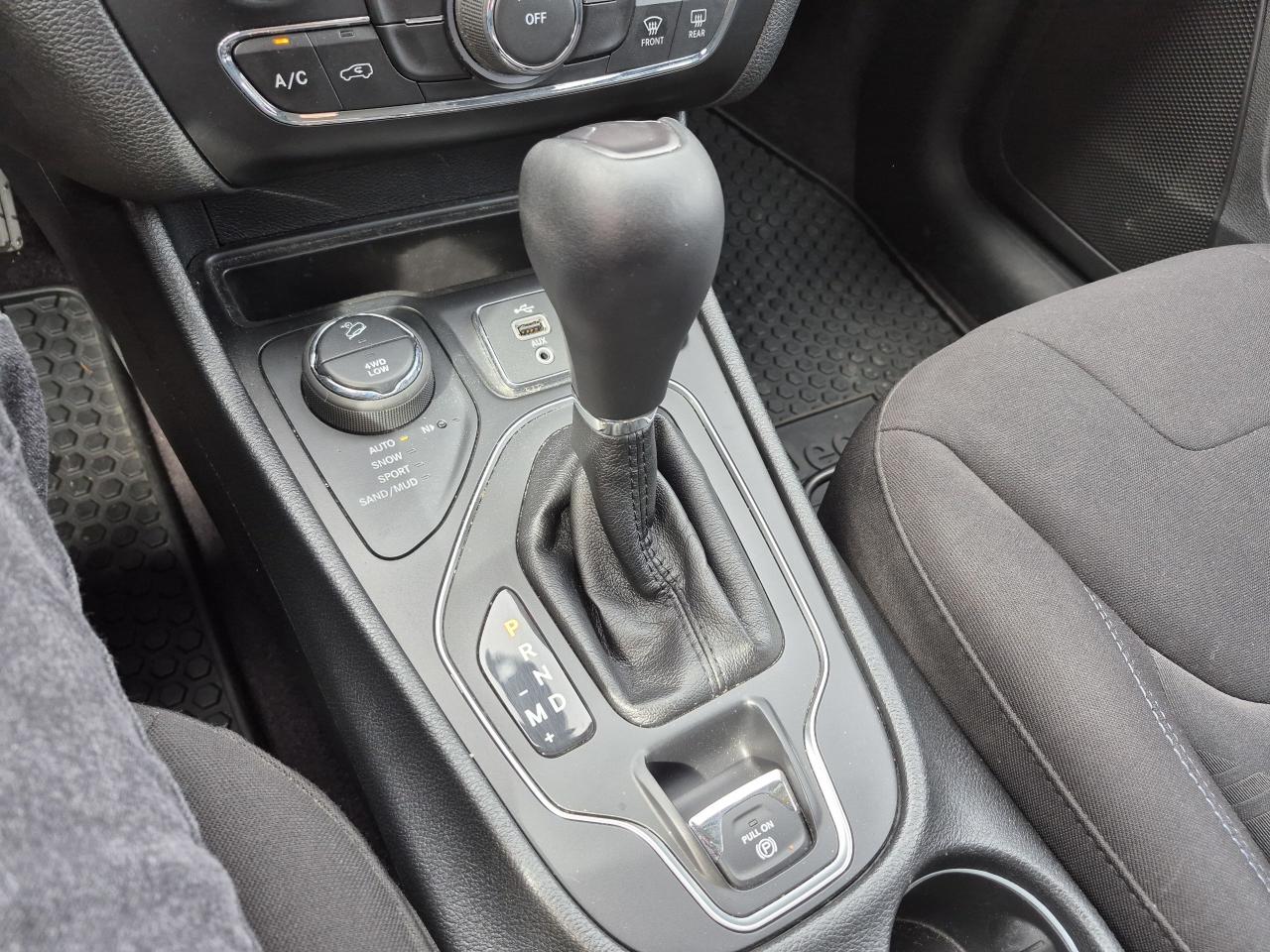 2019 Jeep Cherokee North 4WD Photo25