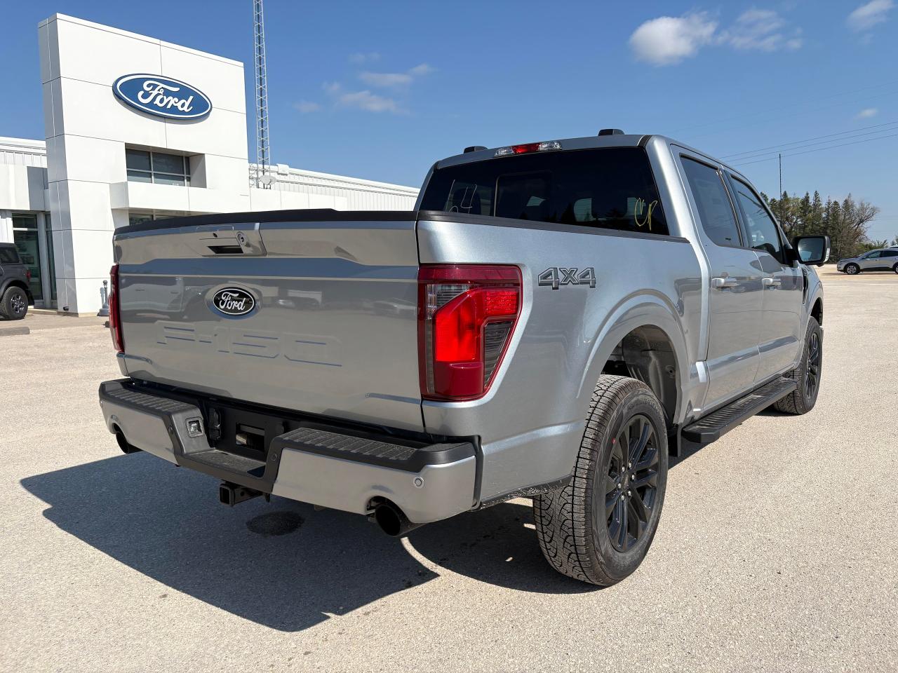 2025 Ford F-150 XLT 4WD SuperCrew 5.5' Box Photo5