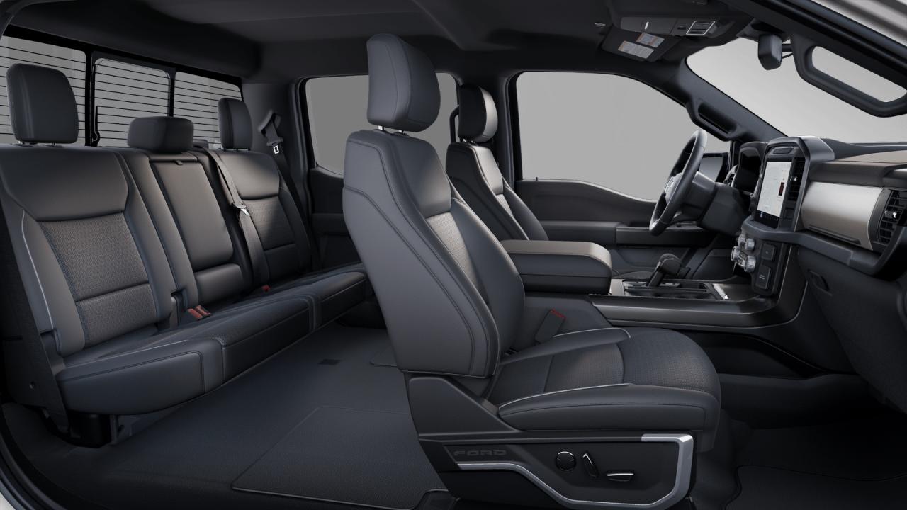 2025 Ford F-150 Lariat 4WD SuperCrew 5.5' Box Photo5