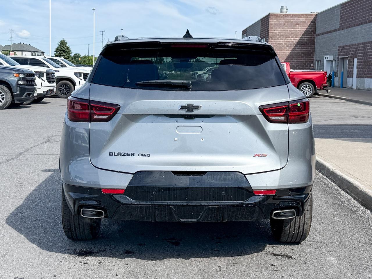 2025 Chevrolet Blazer RS 3.6L V6 WITH REMOTE START/ENTRY, HEATED/VENTILATED SEATS, HEATED STEERING WHEEL, SUNROOF, POWER LIFTGATE, HD SURROUND VISION, APPLE CARPLAY AND ANDROID AUTO Photo3