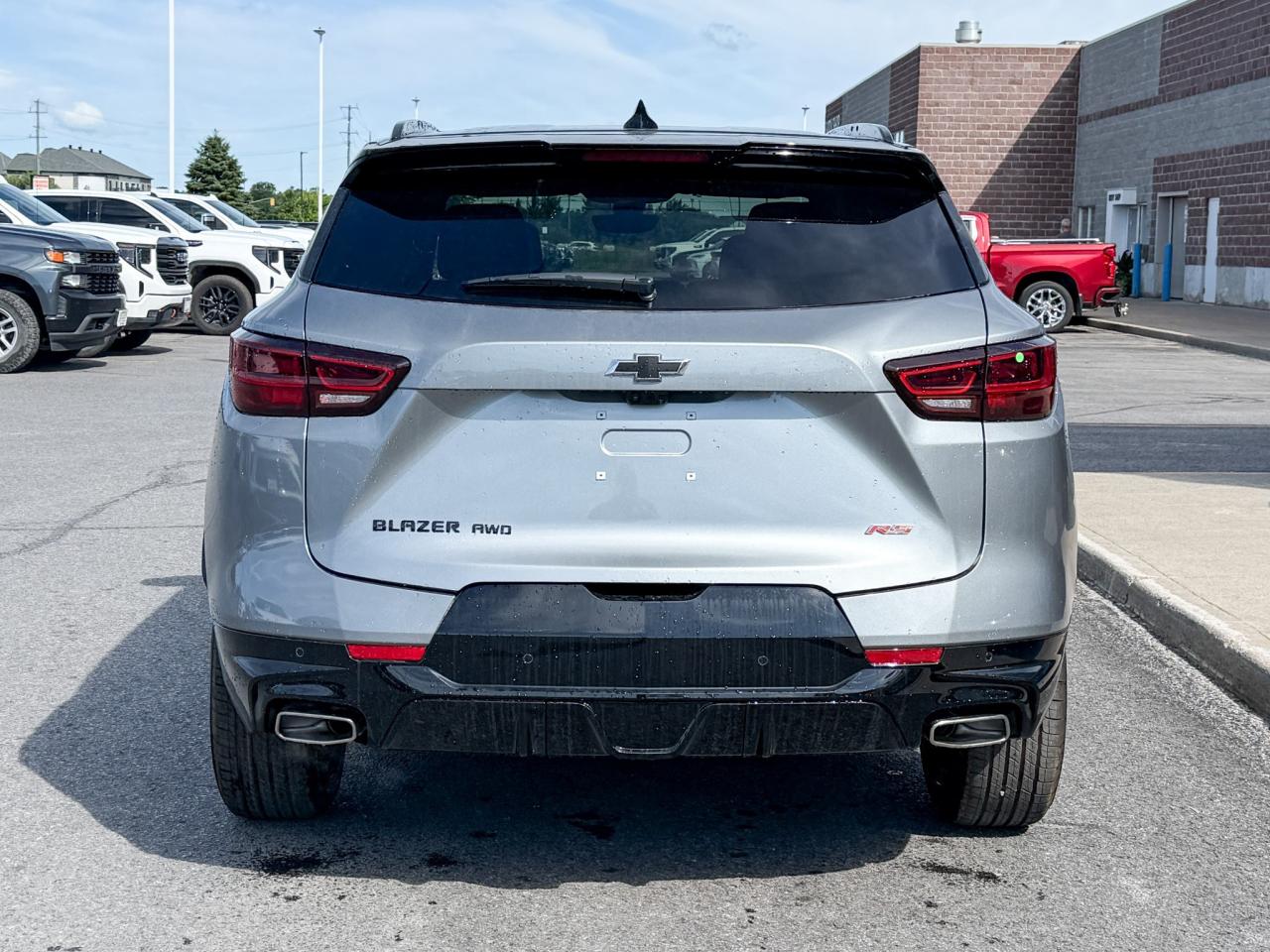 2025 Chevrolet Blazer RS 3.6L V6 WITH REMOTE START/ENTRY, HEATED/VENTILATED SEATS, HEATED STEERING WHEEL, SUNROOF, POWER LIFTGATE, HD SURROUND VISION, APPLE CARPLAY AND ANDROID AUTO Photo