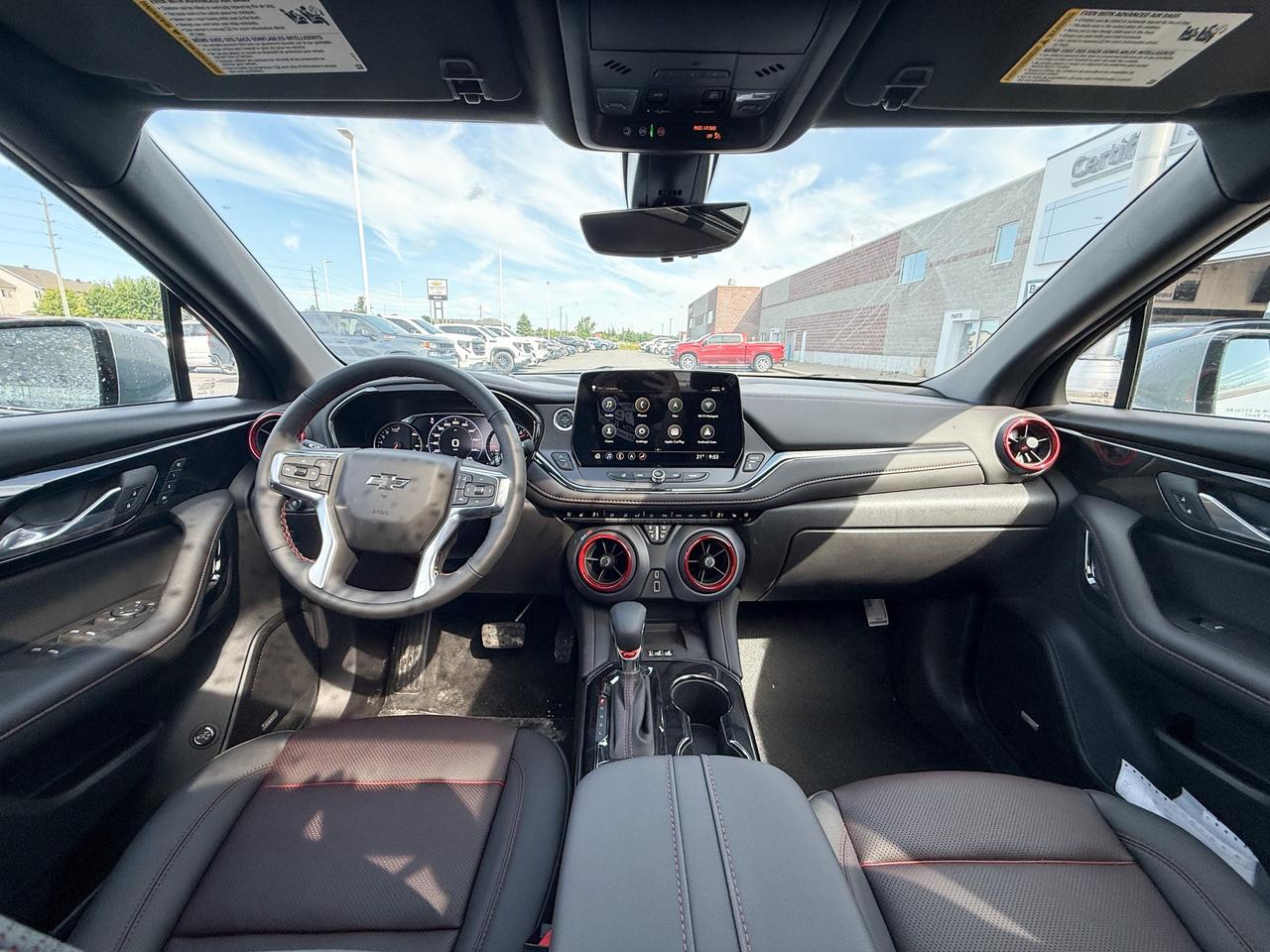 2025 Chevrolet Blazer RS 3.6L V6 WITH REMOTE START/ENTRY, HEATED/VENTILATED SEATS, HEATED STEERING WHEEL, SUNROOF, POWER LIFTGATE, HD SURROUND VISION, APPLE CARPLAY AND ANDROID AUTO Photo