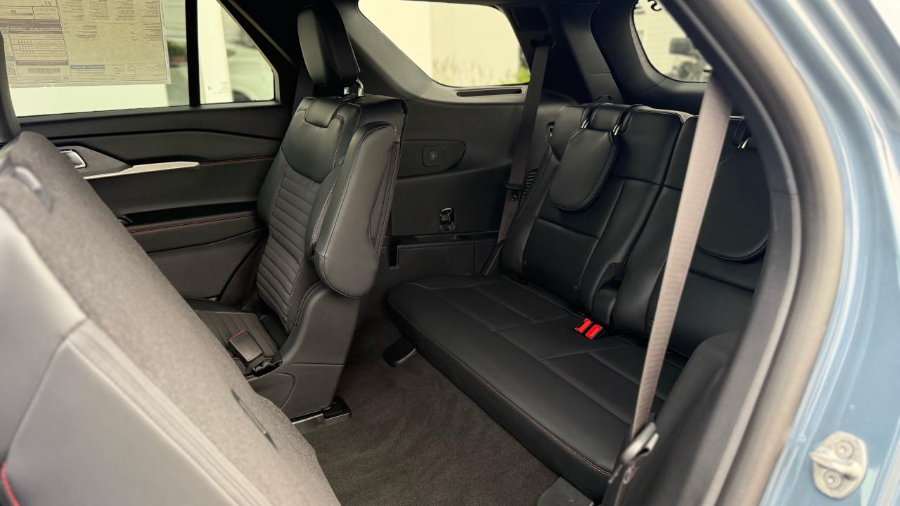 2025 Ford Explorer ST-Line Photo5