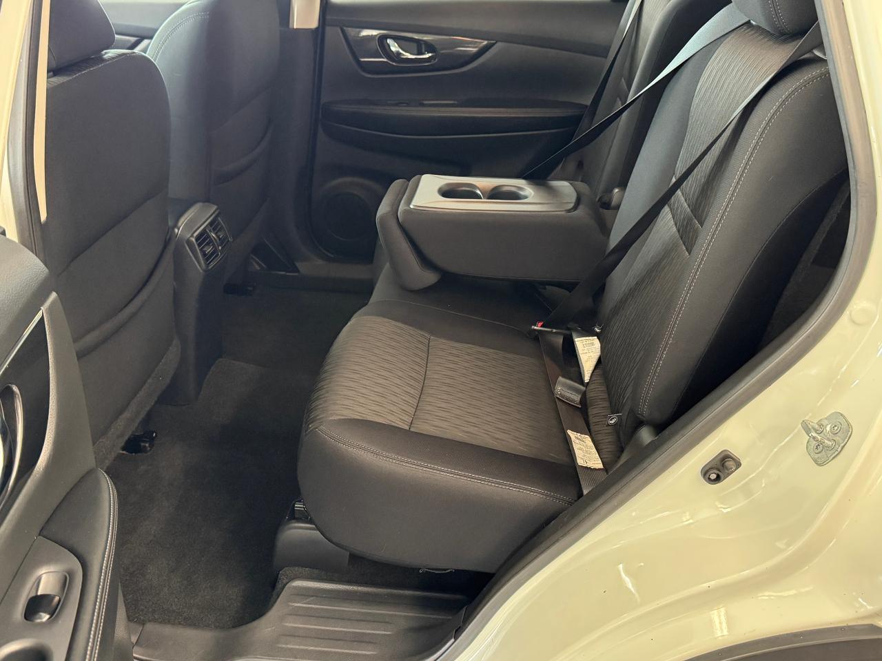 2017 Nissan Rogue AWD SV+New Tires+Brakes+Roof+PWR Gate+CLEAN CARFAX - Photo #24
