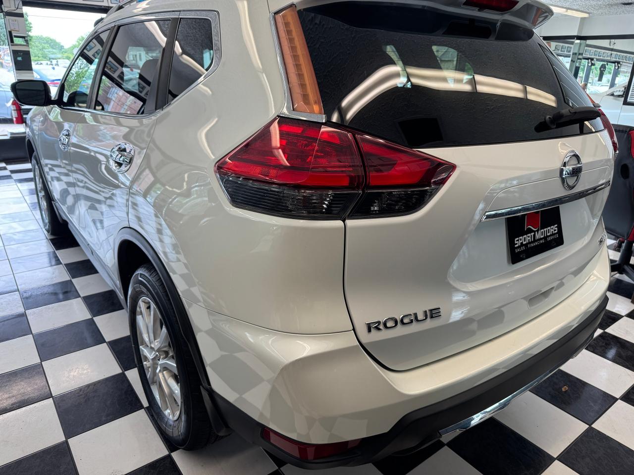 2017 Nissan Rogue AWD SV+New Tires+Brakes+Roof+PWR Gate+CLEAN CARFAX Photo36