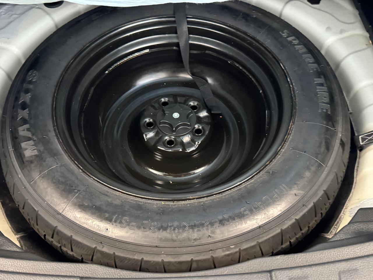 2017 Nissan Rogue AWD SV+New Tires+Brakes+Roof+PWR Gate+CLEAN CARFAX - Photo #53