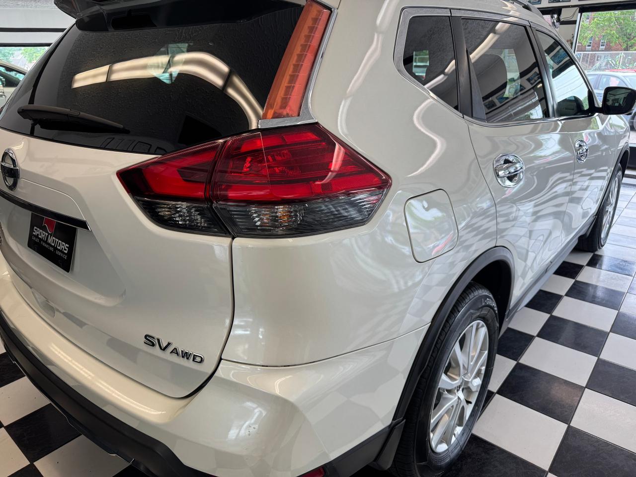 2017 Nissan Rogue AWD SV+New Tires+Brakes+Roof+PWR Gate+CLEAN CARFAX Photo37