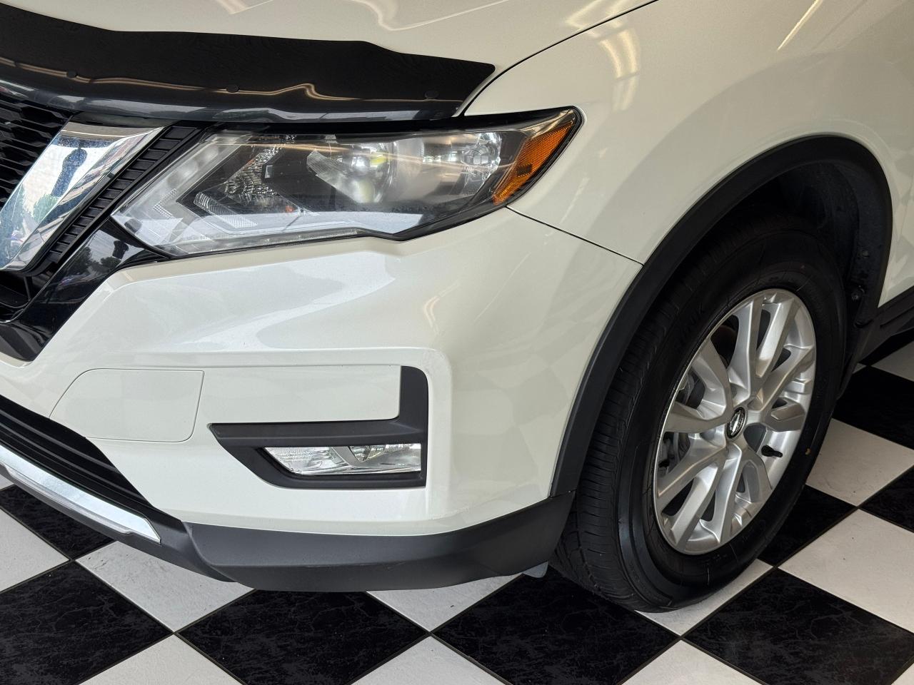 2017 Nissan Rogue AWD SV+New Tires+Brakes+Roof+PWR Gate+CLEAN CARFAX Photo35