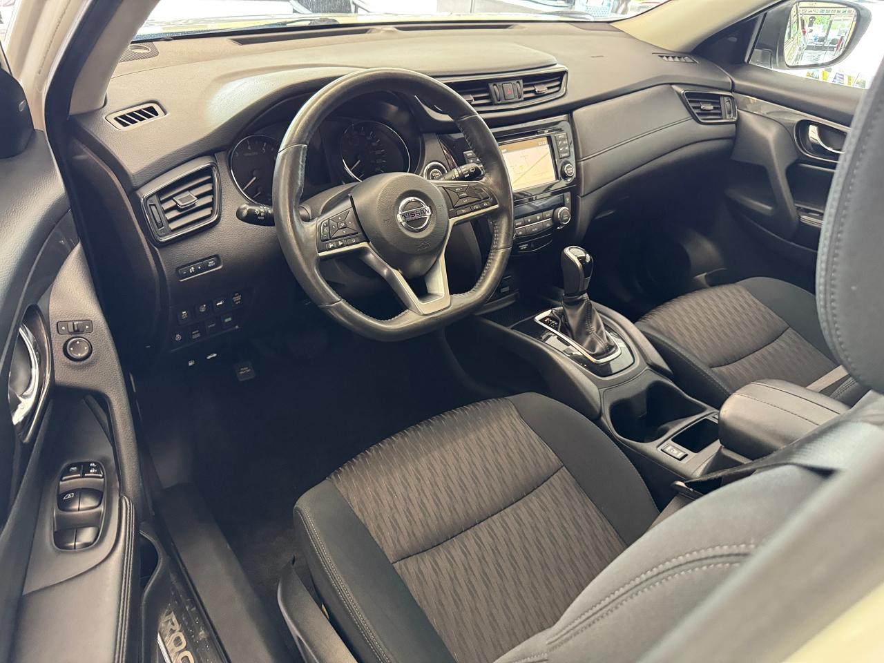 2017 Nissan Rogue AWD SV+New Tires+Brakes+Roof+PWR Gate+CLEAN CARFAX Photo18