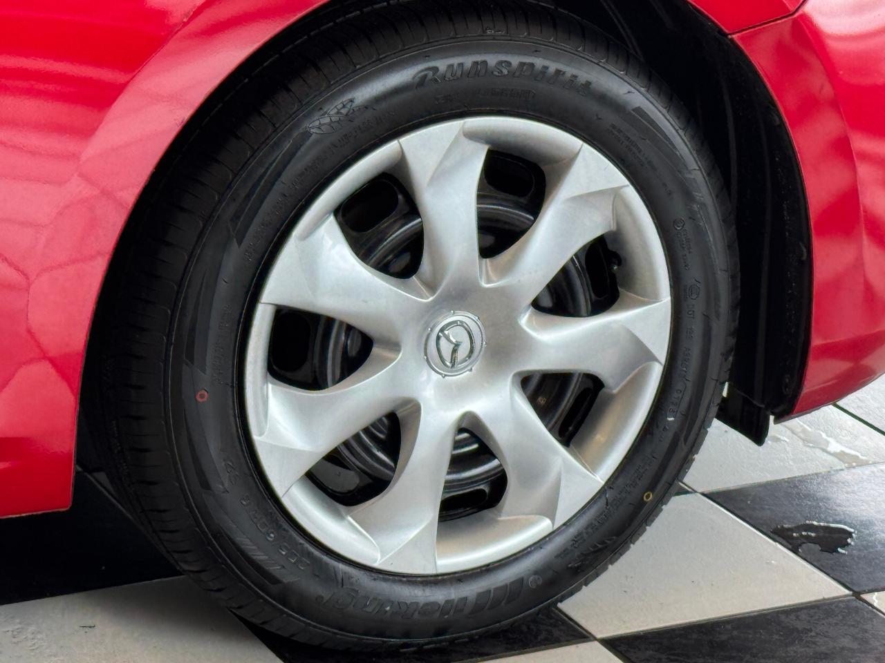 2017 Mazda MAZDA3 GX+New Tires+Heated Seats+A/C+Camera - Photo #46
