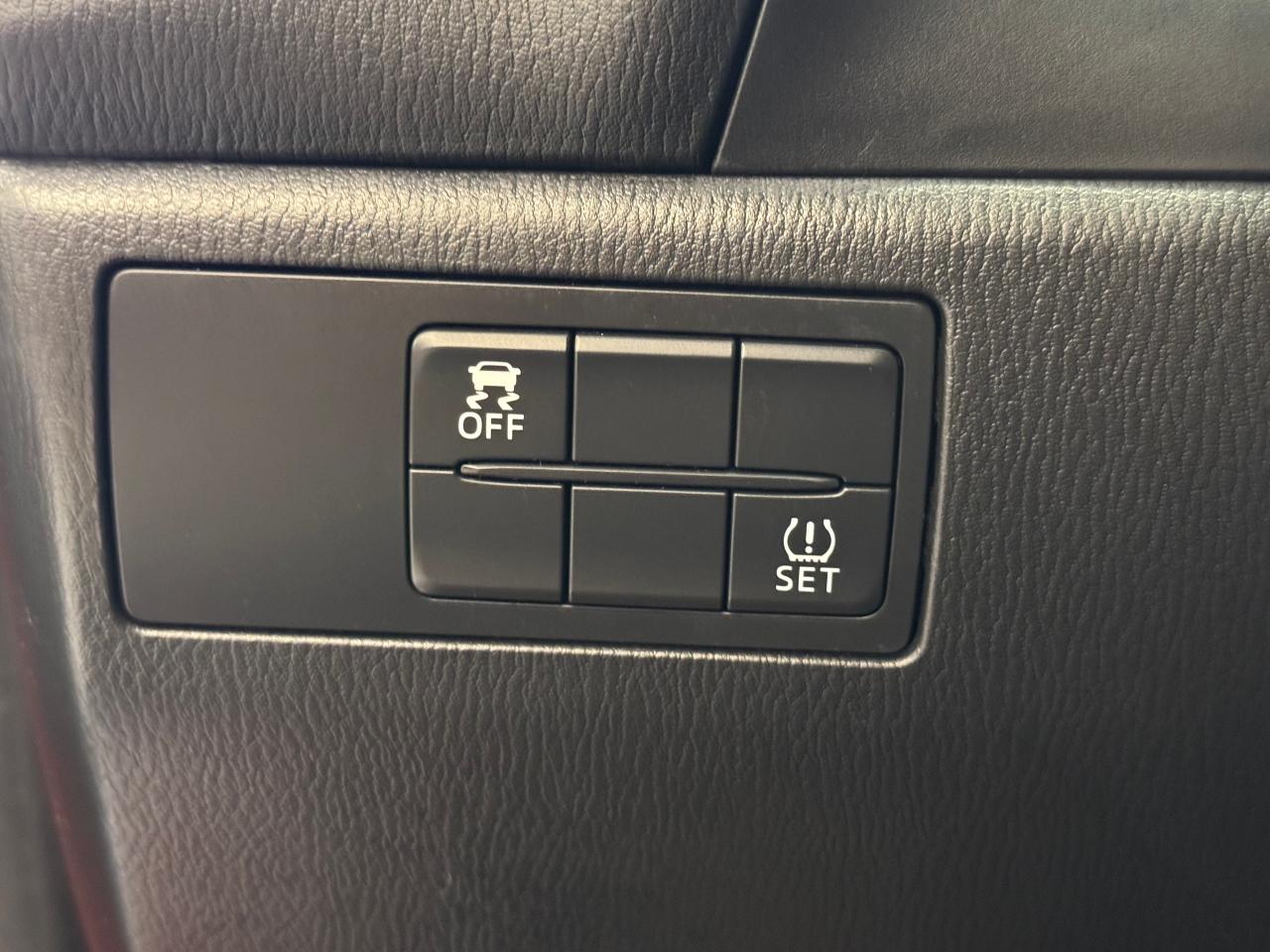2017 Mazda MAZDA3 GX+New Tires+Heated Seats+A/C+Camera - Photo #40