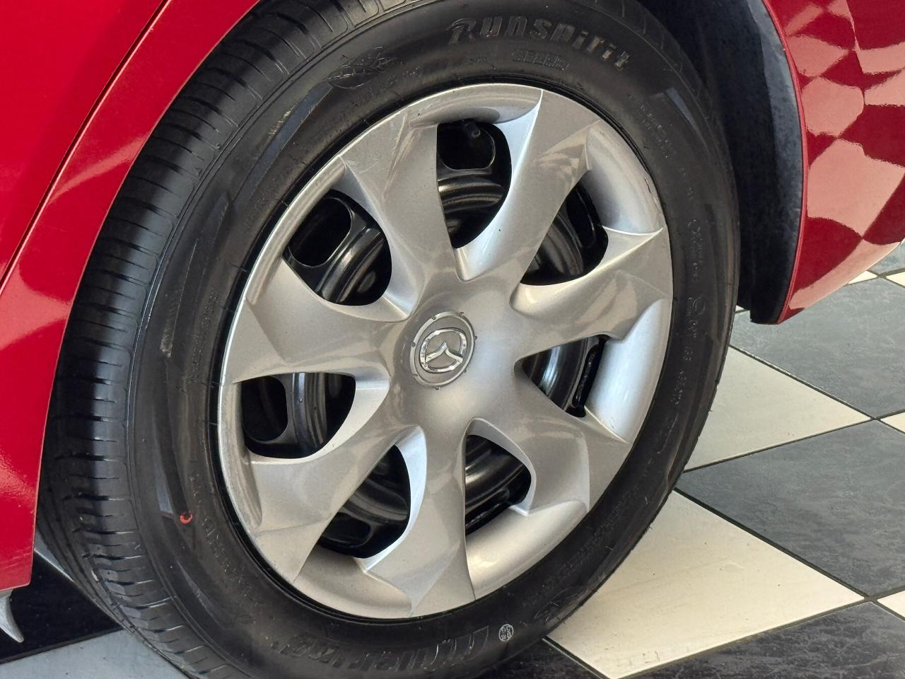 2017 Mazda MAZDA3 GX+New Tires+Heated Seats+A/C+Camera - Photo #44