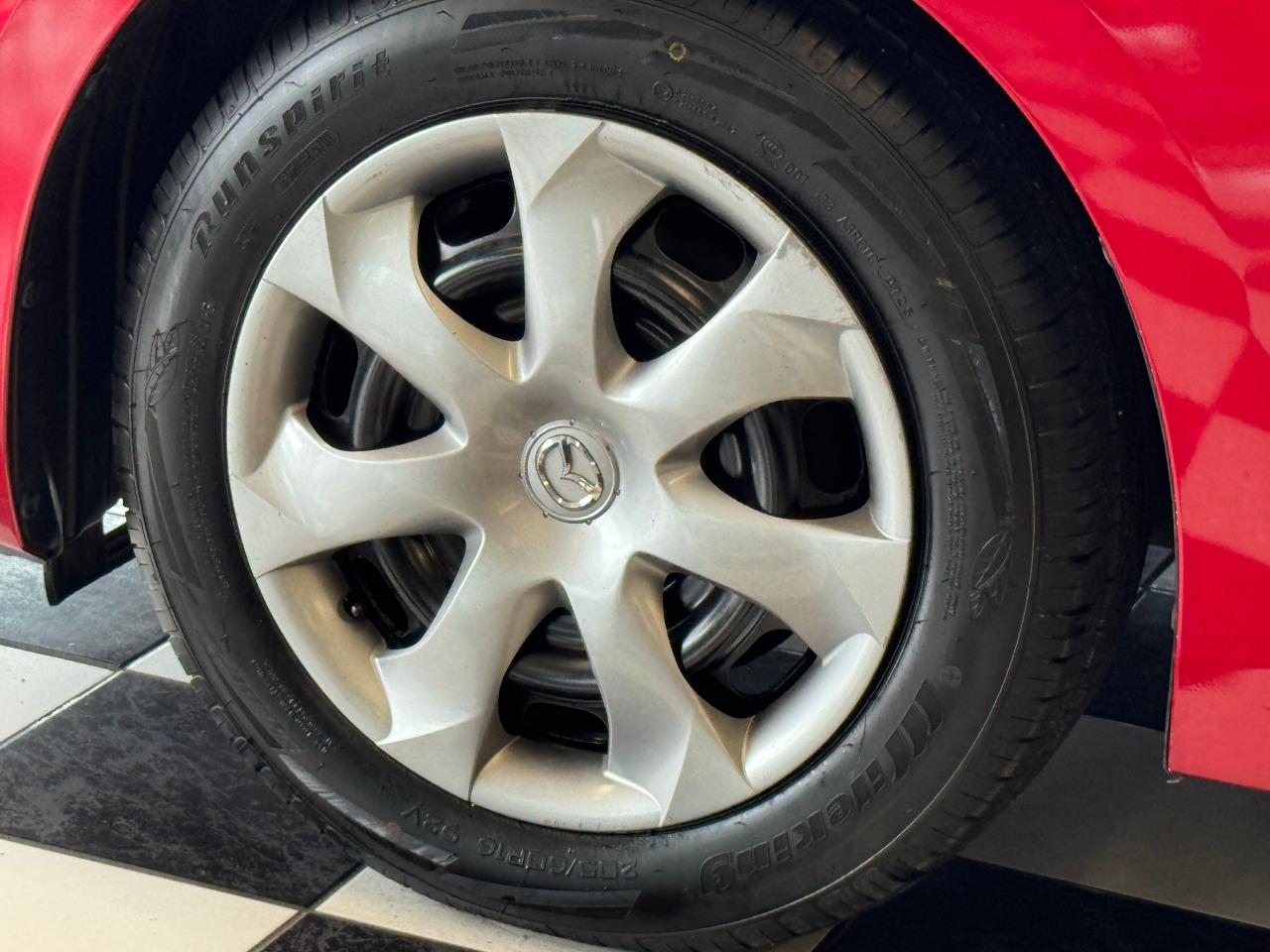2017 Mazda MAZDA3 GX+New Tires+Heated Seats+A/C+Camera - Photo #43
