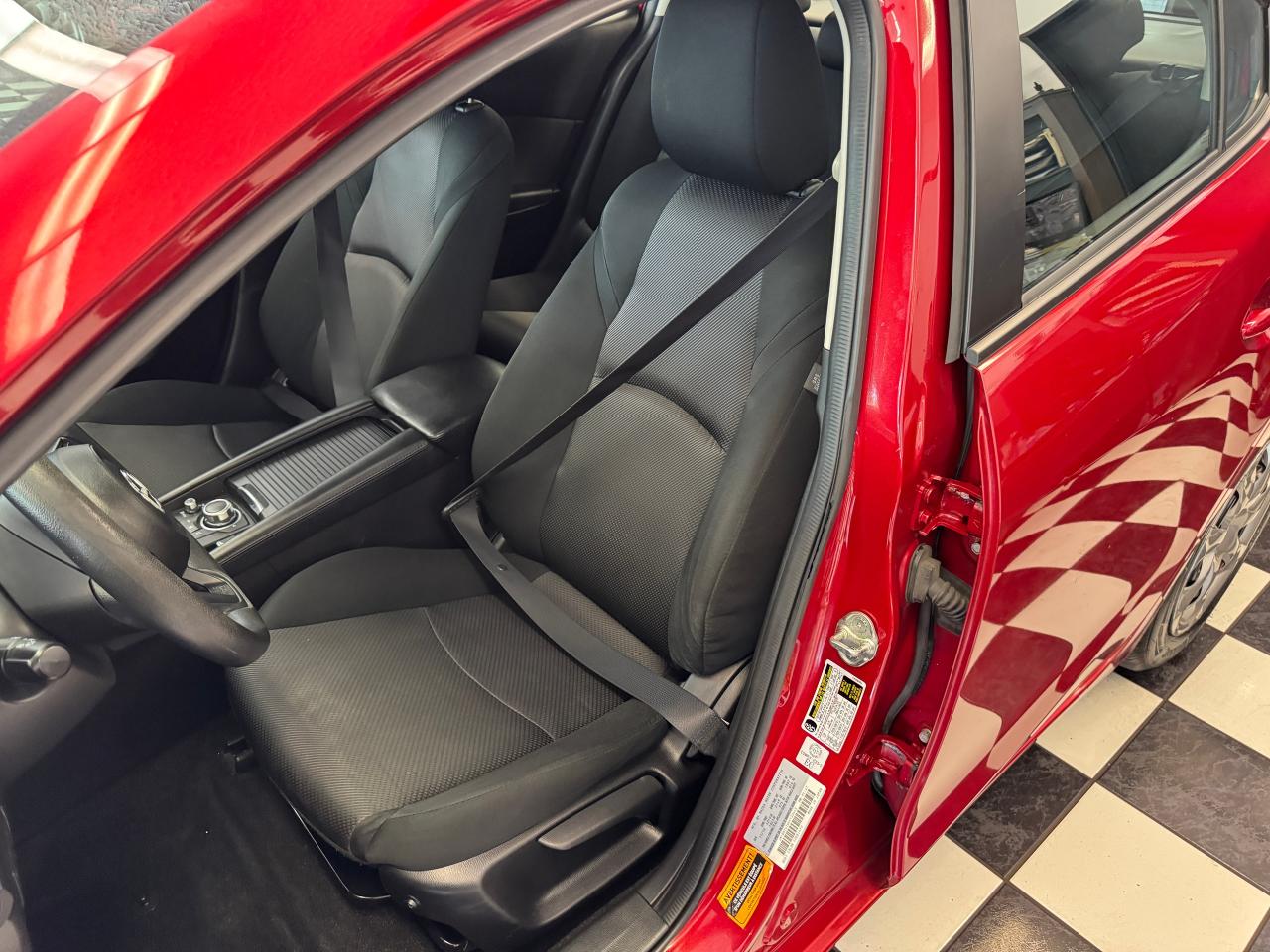 2017 Mazda MAZDA3 GX+New Tires+Heated Seats+A/C+Camera - Photo #19