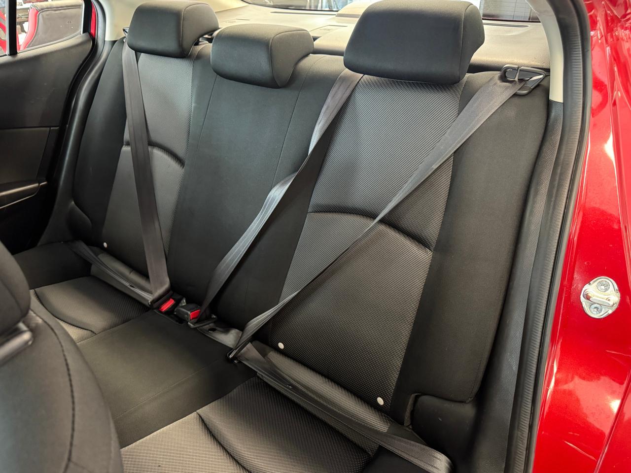 2017 Mazda MAZDA3 GX+New Tires+Heated Seats+A/C+Camera Photo24