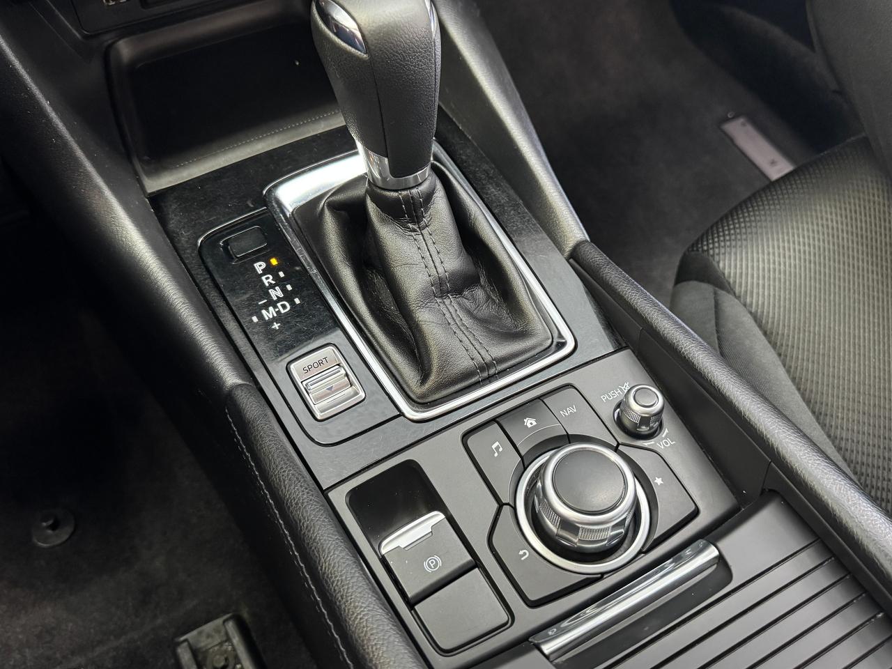 2017 Mazda MAZDA3 GX+New Tires+Heated Seats+A/C+Camera - Photo #30