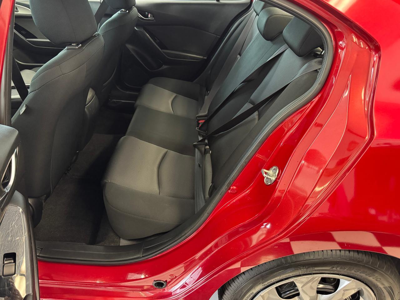 2017 Mazda MAZDA3 GX+New Tires+Heated Seats+A/C+Camera - Photo #23