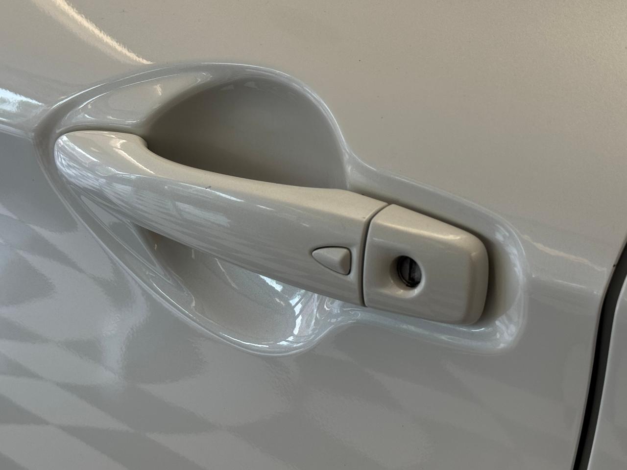 2018 Nissan Qashqai S+Camera+Heated Seats+A/C+CLEAN CARFAX - Photo #56