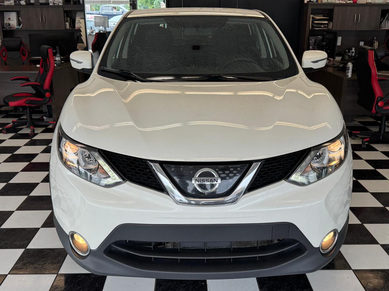2018 Nissan Qashqai S+Camera+Heated Seats+A/C+CLEAN CARFAX Photo9