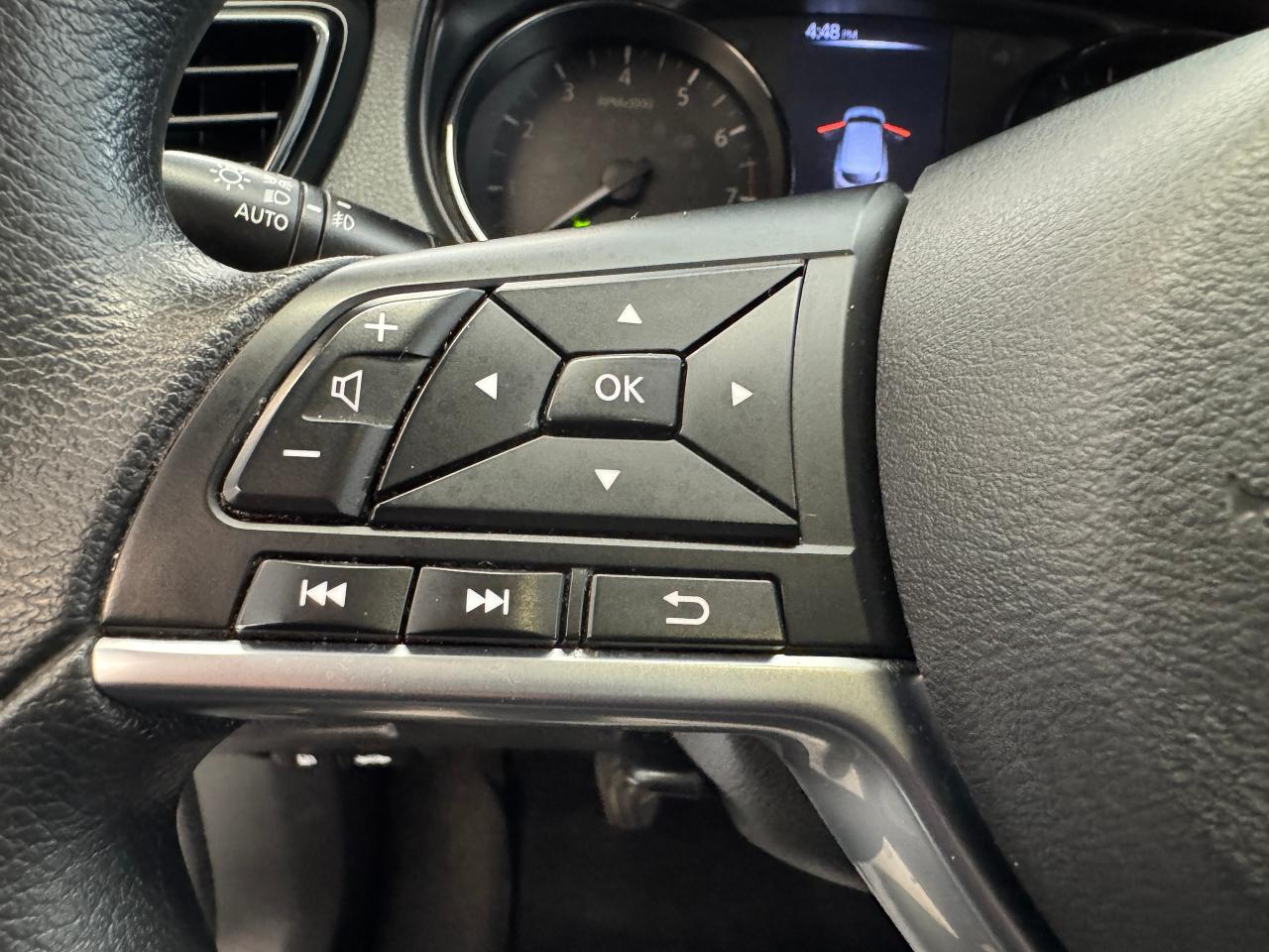 2018 Nissan Qashqai S+Camera+Heated Seats+A/C+CLEAN CARFAX Photo43