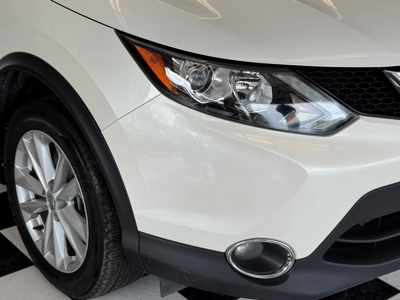 2018 Nissan Qashqai S+Camera+Heated Seats+A/C+CLEAN CARFAX Photo35