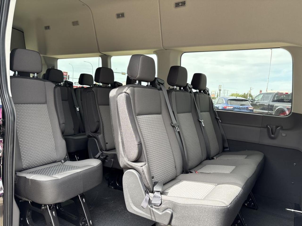 2025 Ford Transit Passenger Wagon XLT 302A Photo5