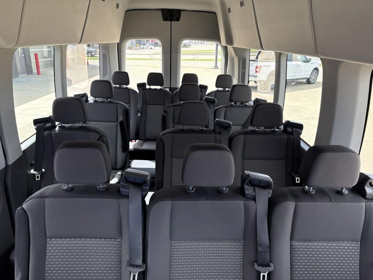 2025 Ford Transit Passenger Wagon XLT 302A Photo5