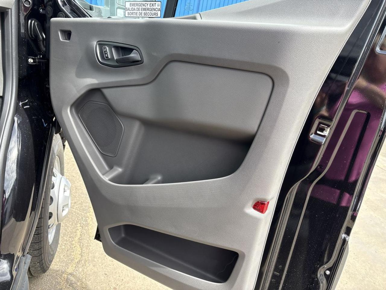 2025 Ford Transit Passenger Wagon XLT 302A Photo5
