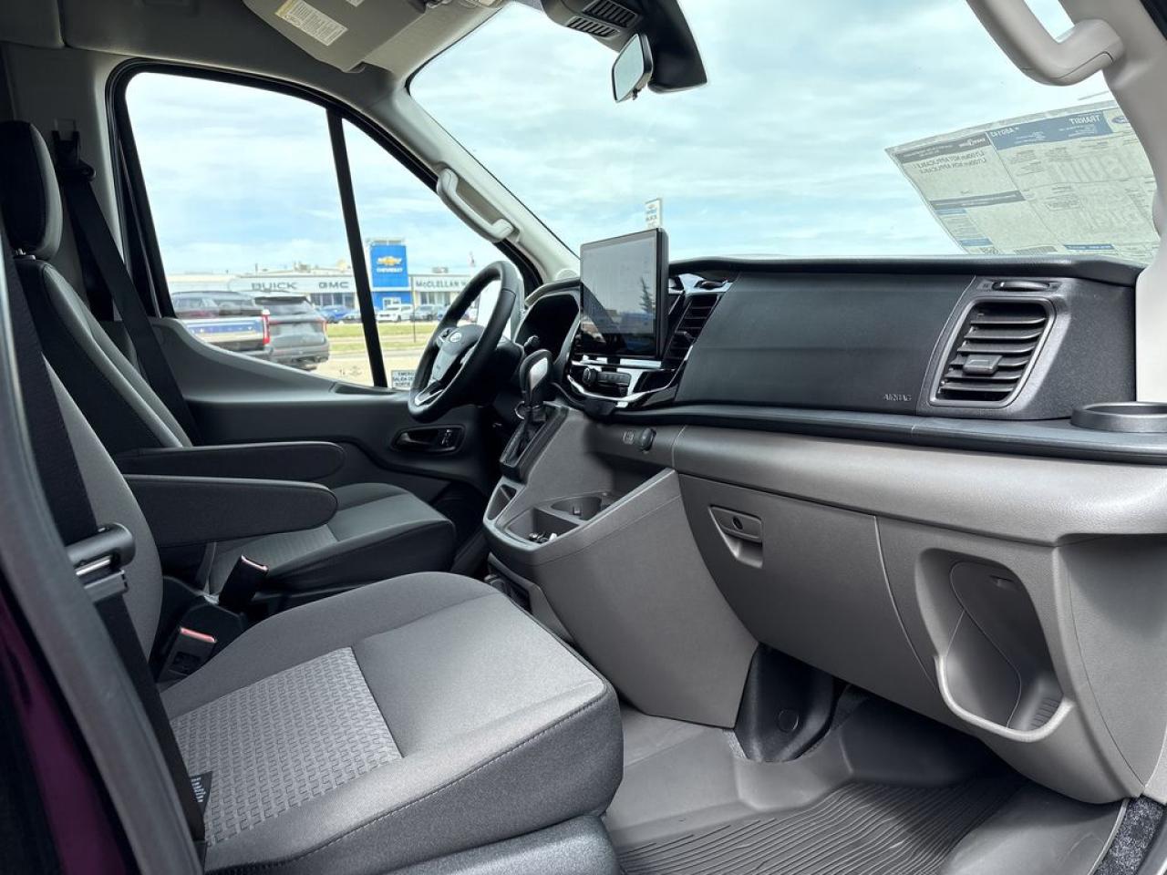 2025 Ford Transit Passenger Wagon XLT 302A Photo5