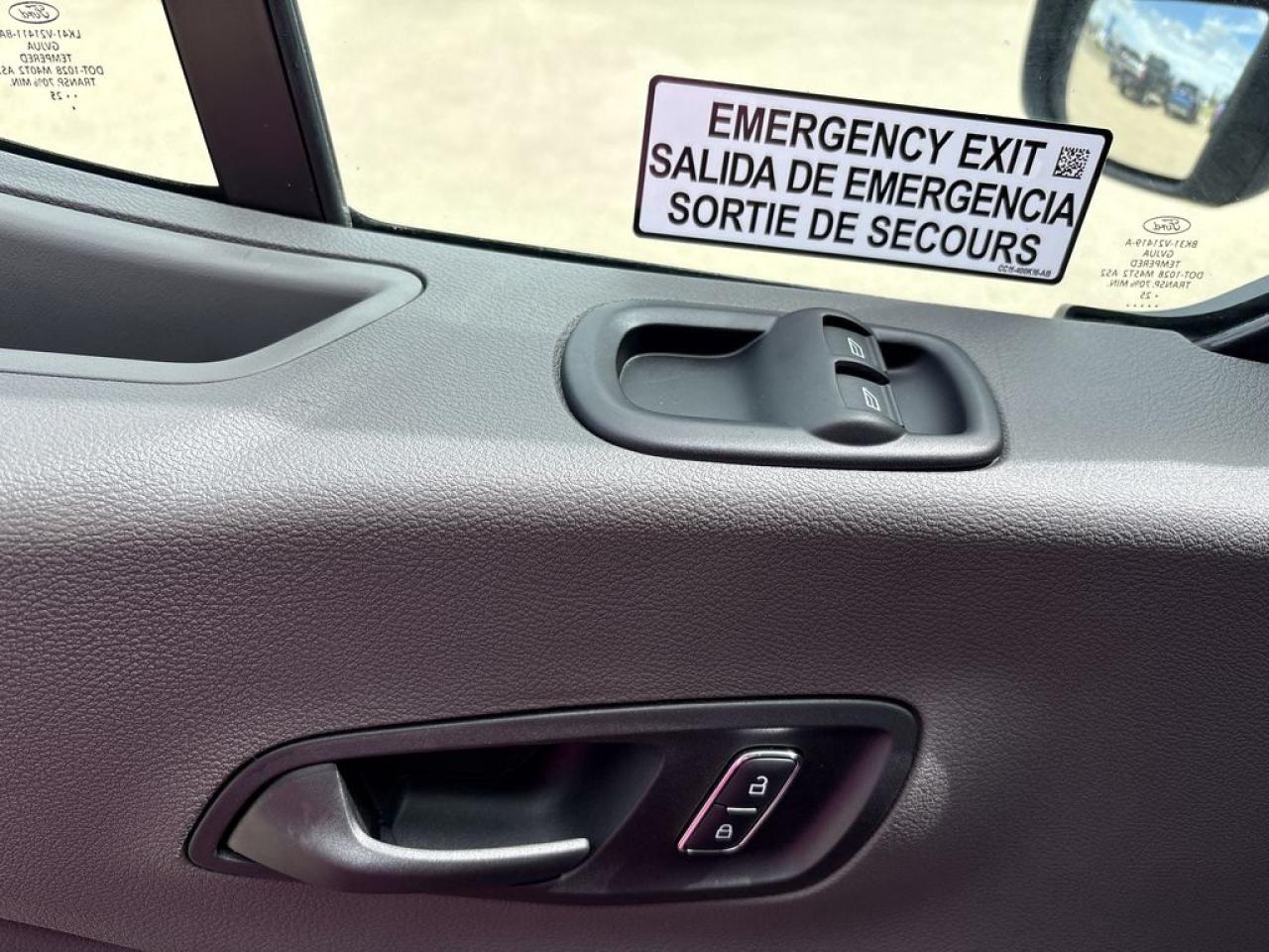 2025 Ford Transit Passenger Wagon XLT 302A Photo4