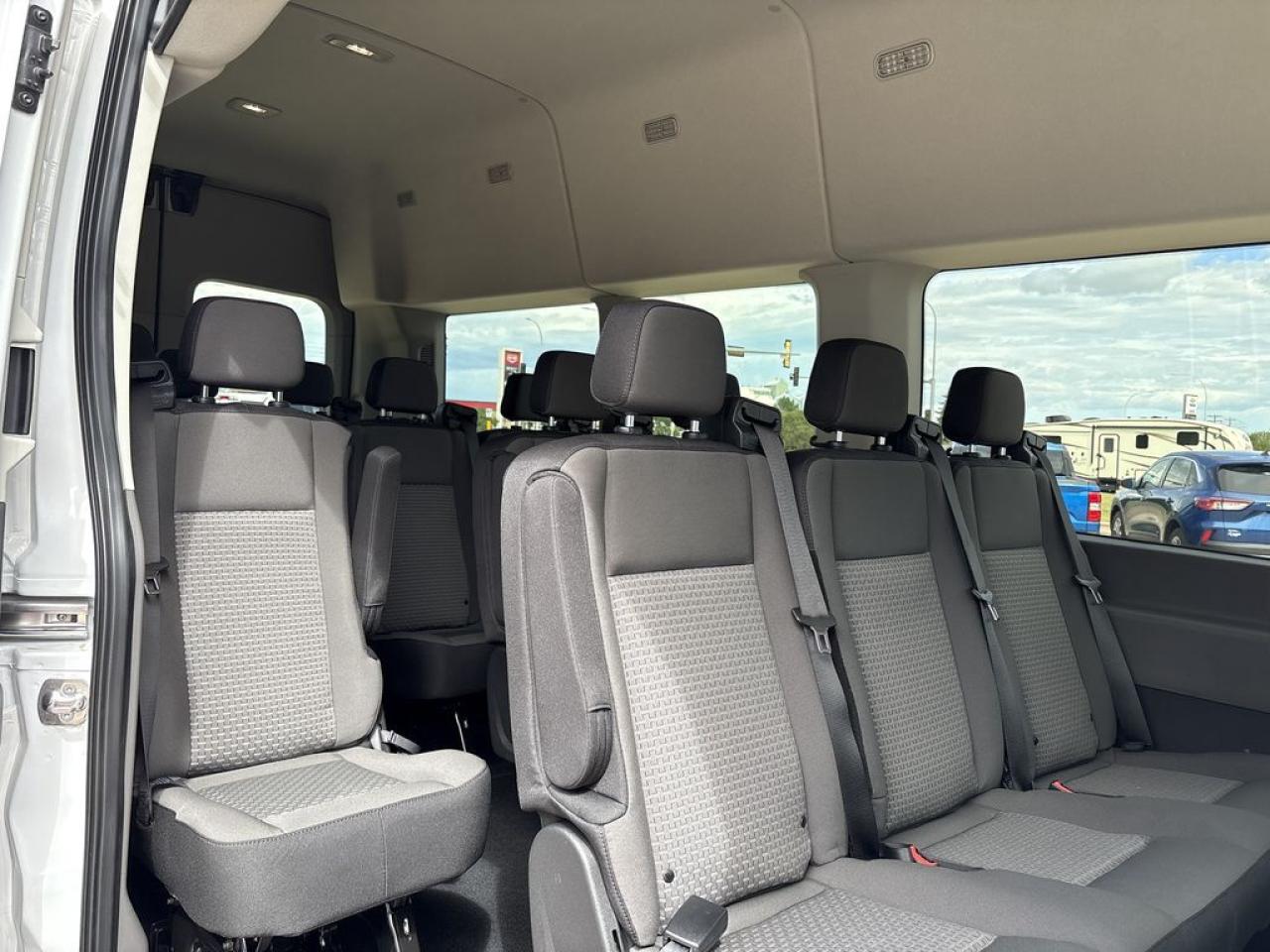 2025 Ford Transit Passenger Wagon XLT 302A Photo5