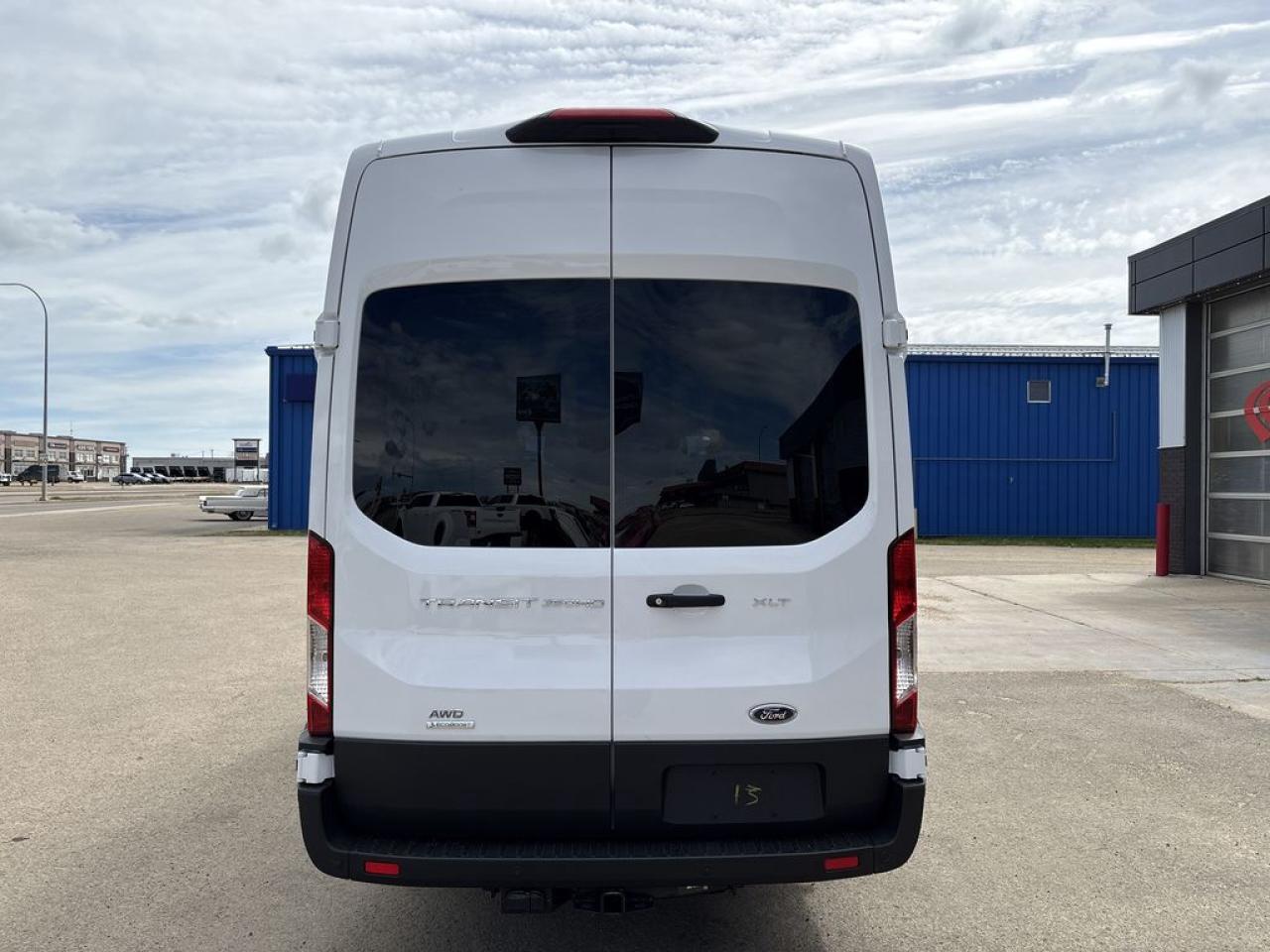 2025 Ford Transit Passenger Wagon XLT 302A Photo5