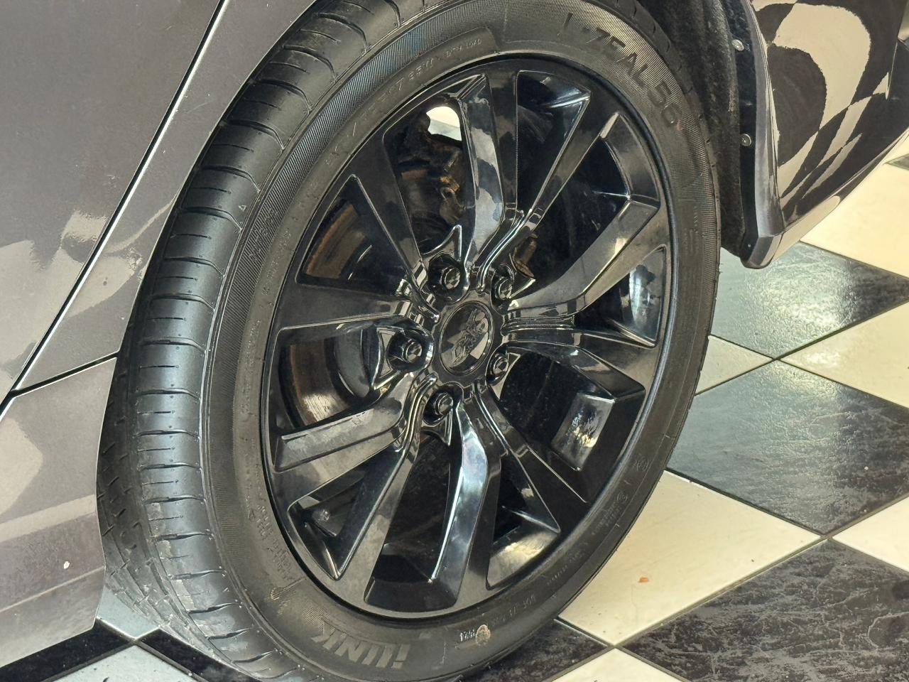 2019 Honda Civic LX+New Tires+Brakes+Camera+Adaptive Cruise+LKA Photo46