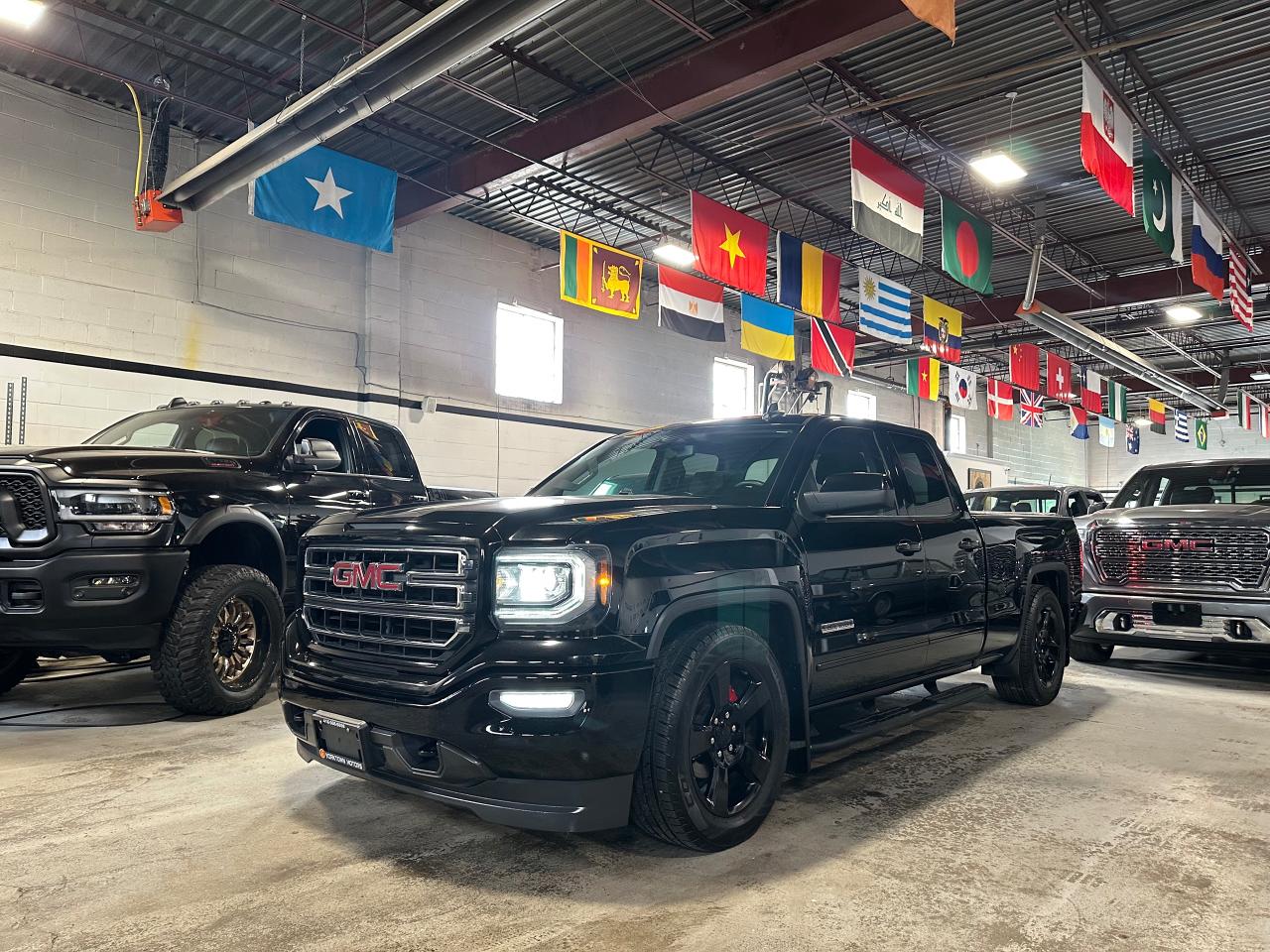 Used 2017 GMC Sierra 1500 6 PASSANGER | APPLE CAR PLAY |2WD Double Cab 143.5 for sale in North York, ON