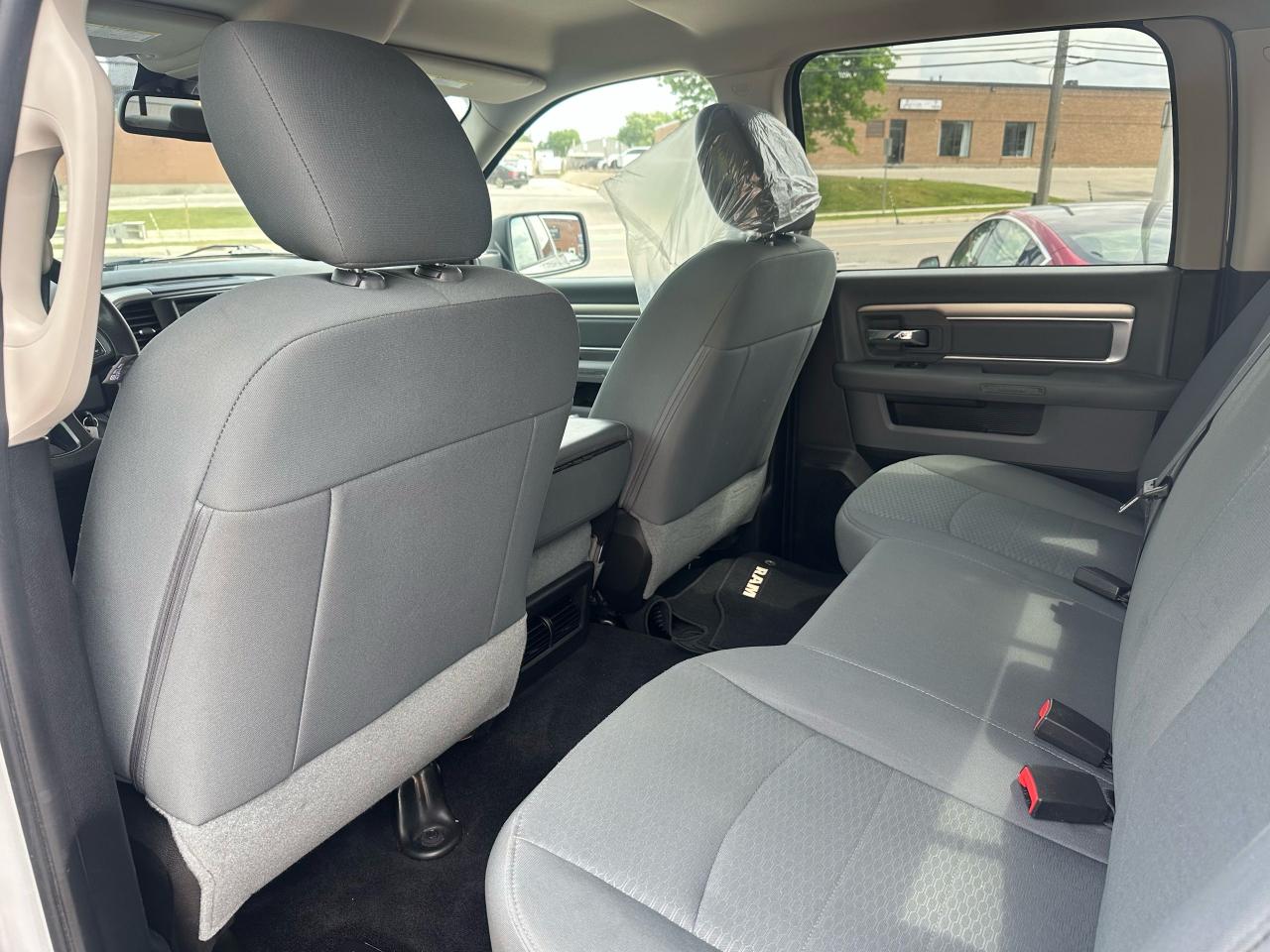 2016 RAM 1500 SLT - Photo #7
