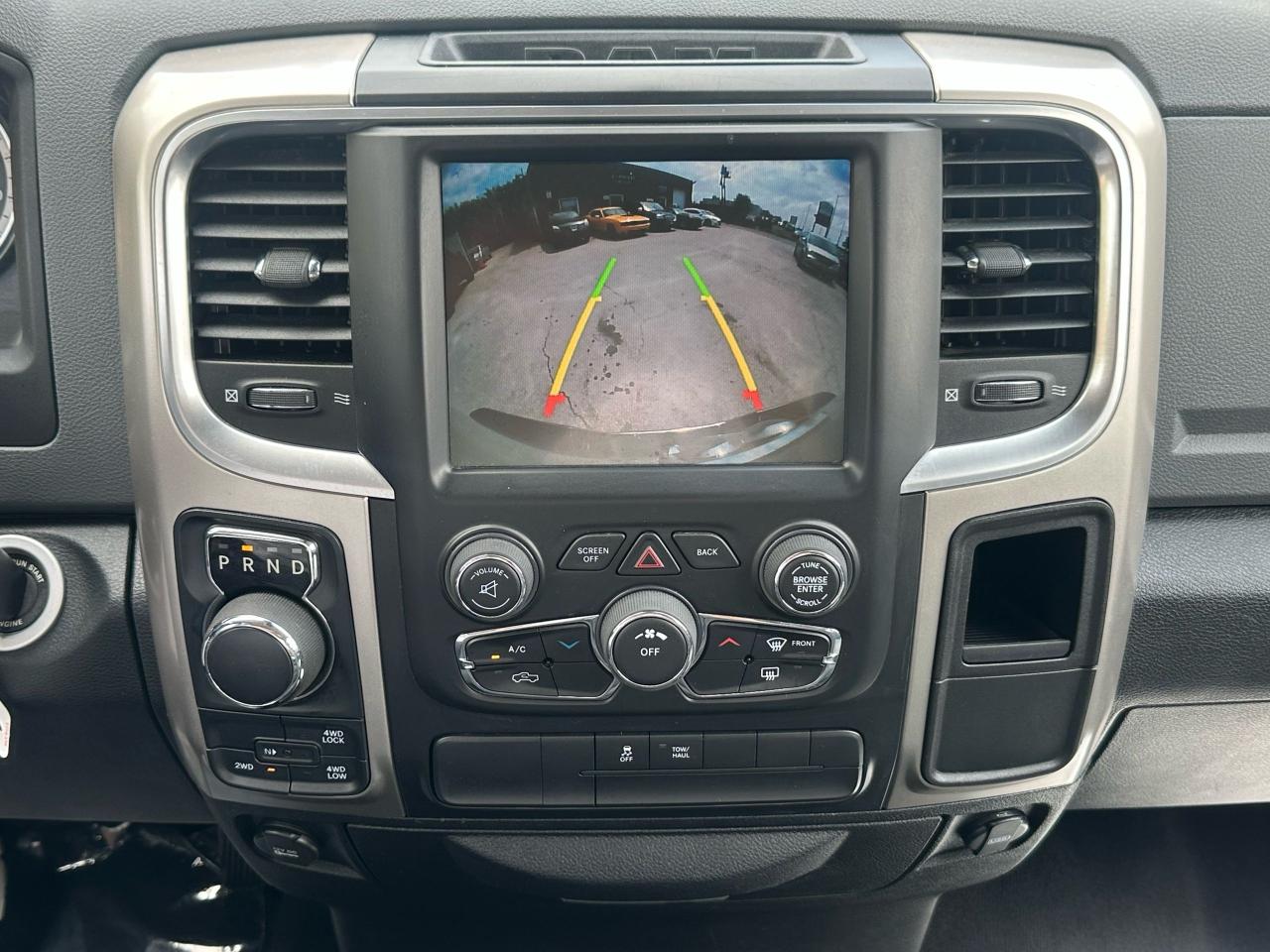 2016 RAM 1500 SLT - Photo #12