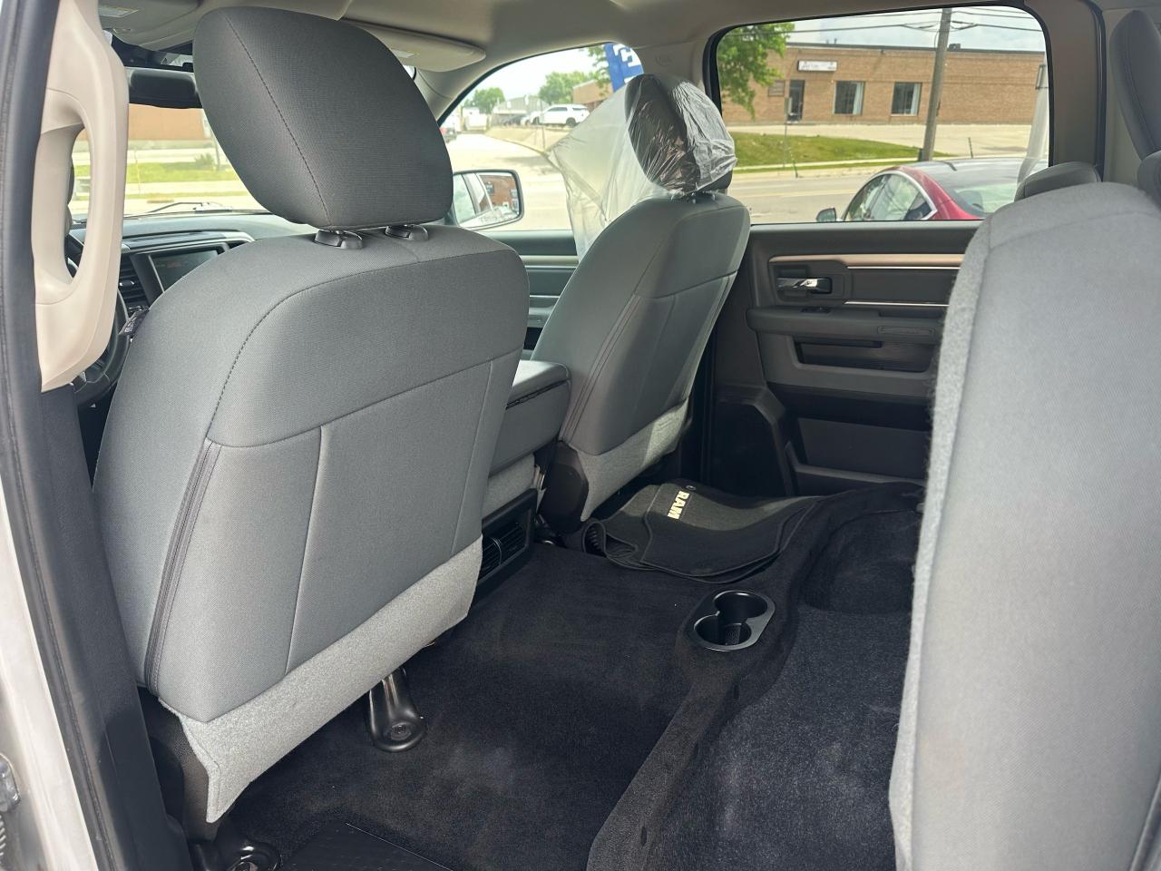 2016 RAM 1500 SLT - Photo #6