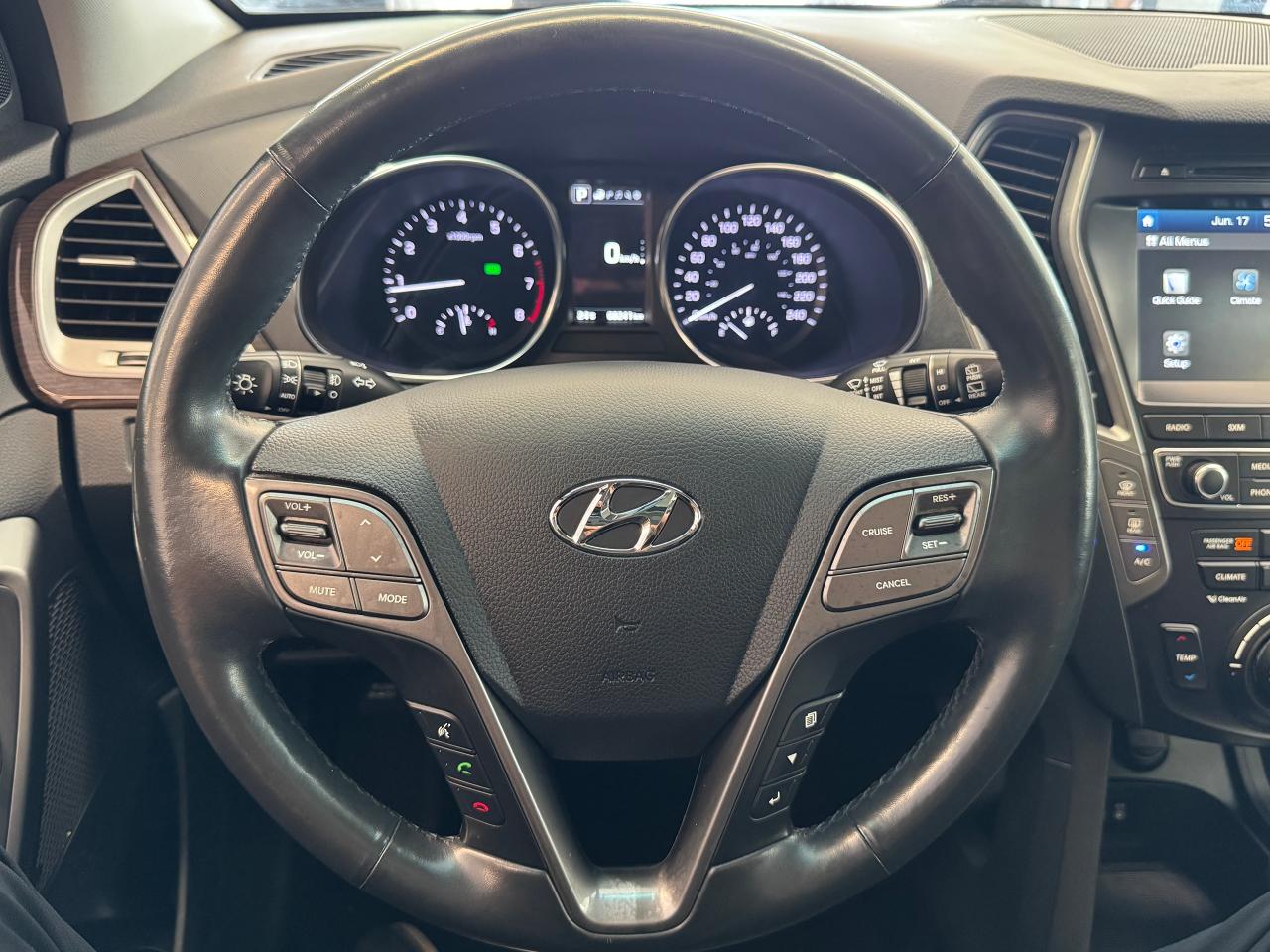 2017 Hyundai Santa Fe XL LIMITED XL AWD 7 Passenger+Cooled Leather+BSM+Roof - Photo #15