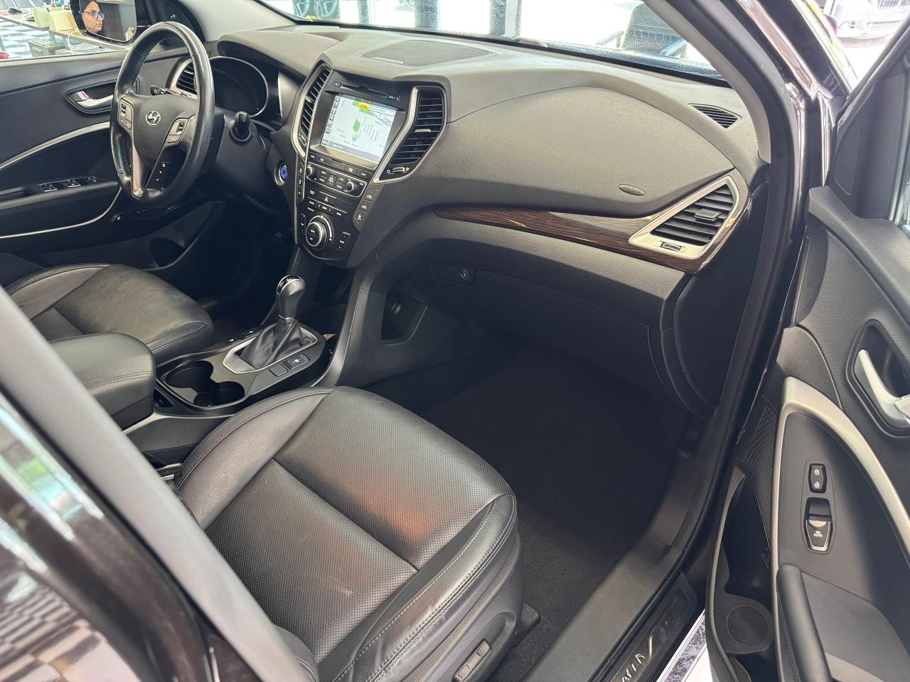 2017 Hyundai Santa Fe XL LIMITED XL AWD 7 Passenger+Cooled Leather+BSM+Roof - Photo #25