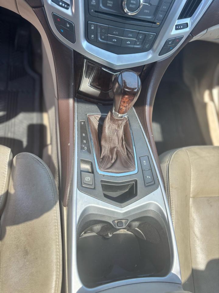 2010 Cadillac SRX 3.0 Luxury - Photo #12